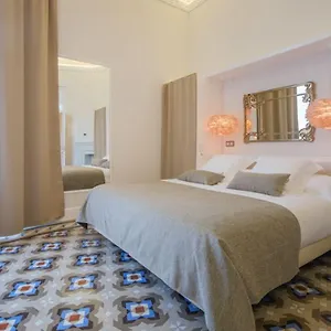 Anakena House Bed & Breakfast Couette-café Barcelone