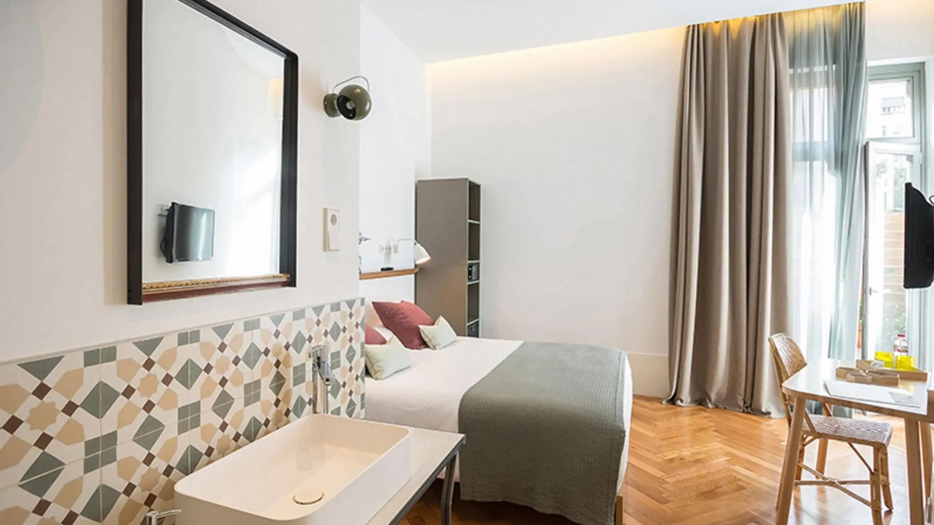Casa Mathilda Bed & Breakfast Barcelona 3*,  Spain